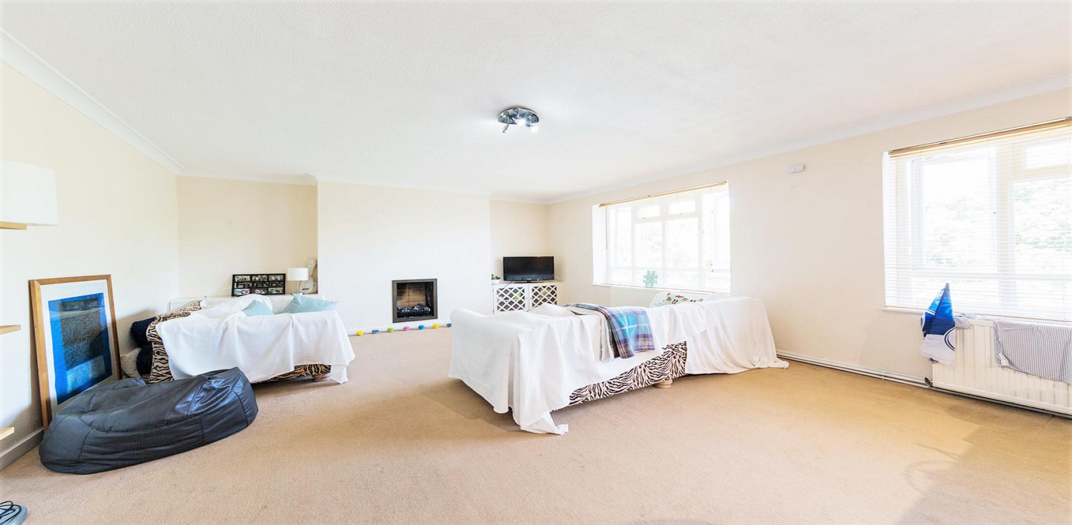 Modern Apartment Mapesbury Road, Kilburn